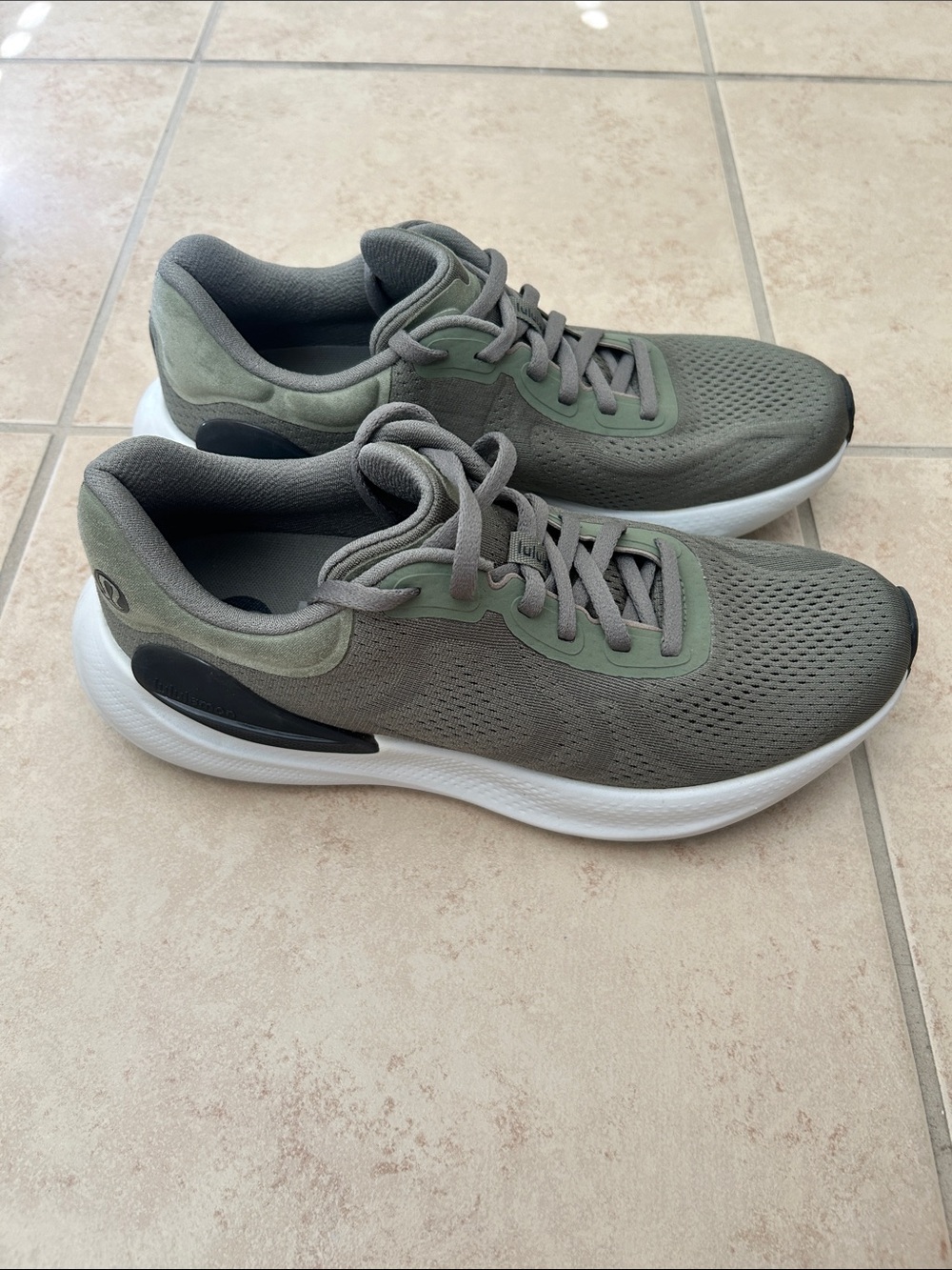 Lululemon Beyondfeel Men's Running Shoes in the Burnside Green colorway.